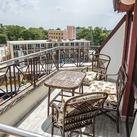 Апартамент Pacific - 1bd. Apt W/ Terrace, 5mins To Beach Слънчев бряг