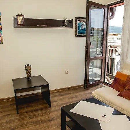 Pacific - 1bd. Apt W/ Terrace, 5mins To Beach Apartment