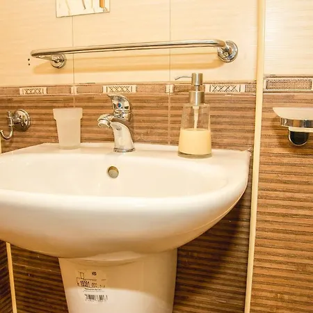 Apartment Pacific - 1bd. Apt W/ Terrace, 5mins To Beach *